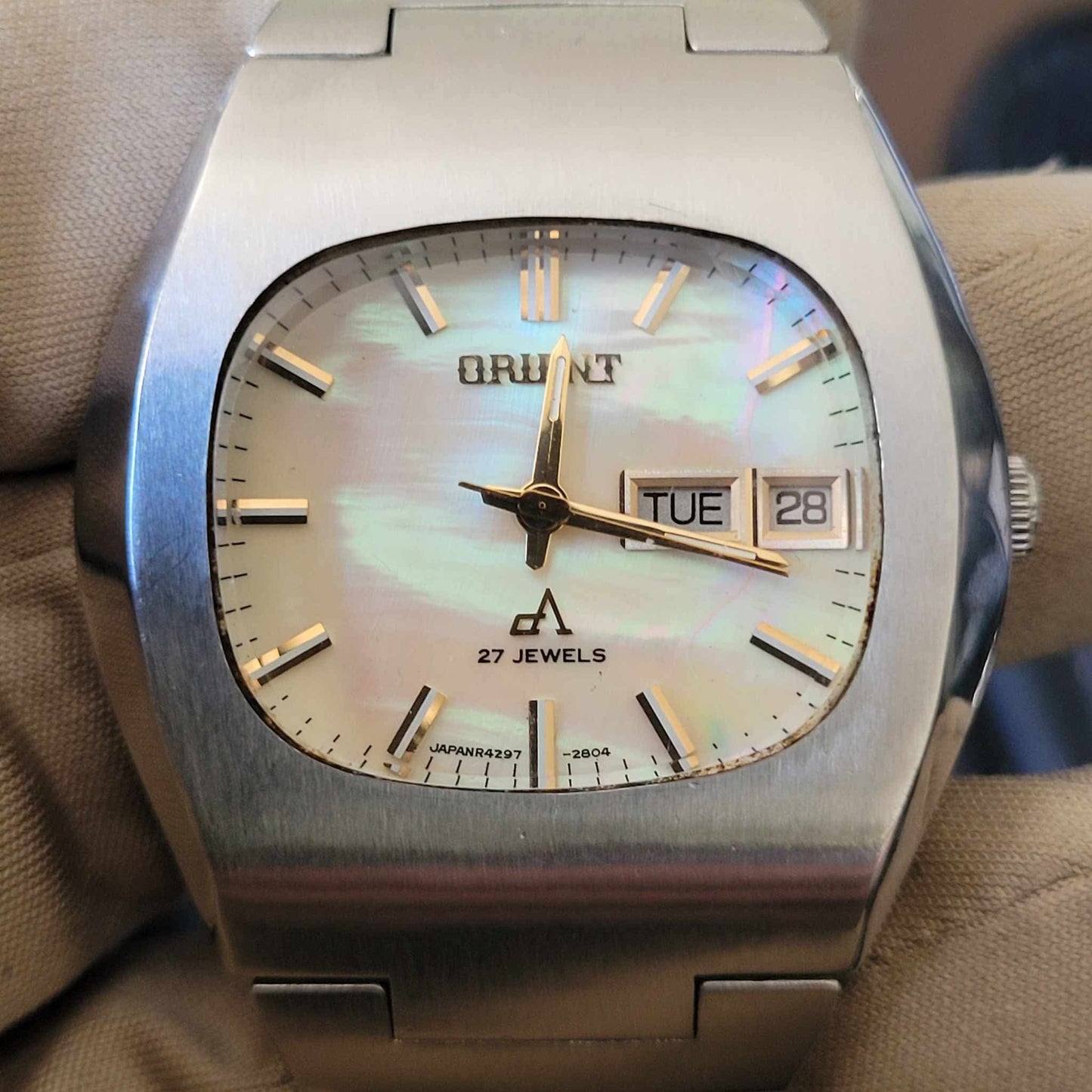 <ORIENT> Vintage 70's Automatic Watch 27 Jewels w/ White Mother of Pearl Dial