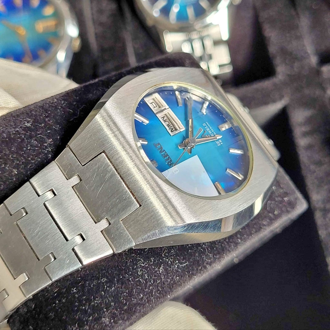 <ORIENT> Vintage 70's Automatic Watch 27 Jewels w/ Blue Mother of Pearl Dial