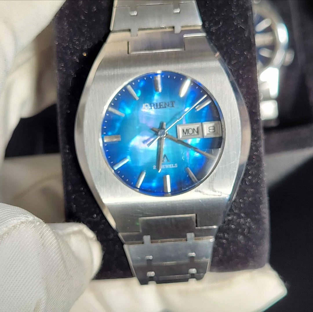 <ORIENT> Vintage 70's Automatic Watch 27 Jewels w/ Blue Mother of Pearl Dial