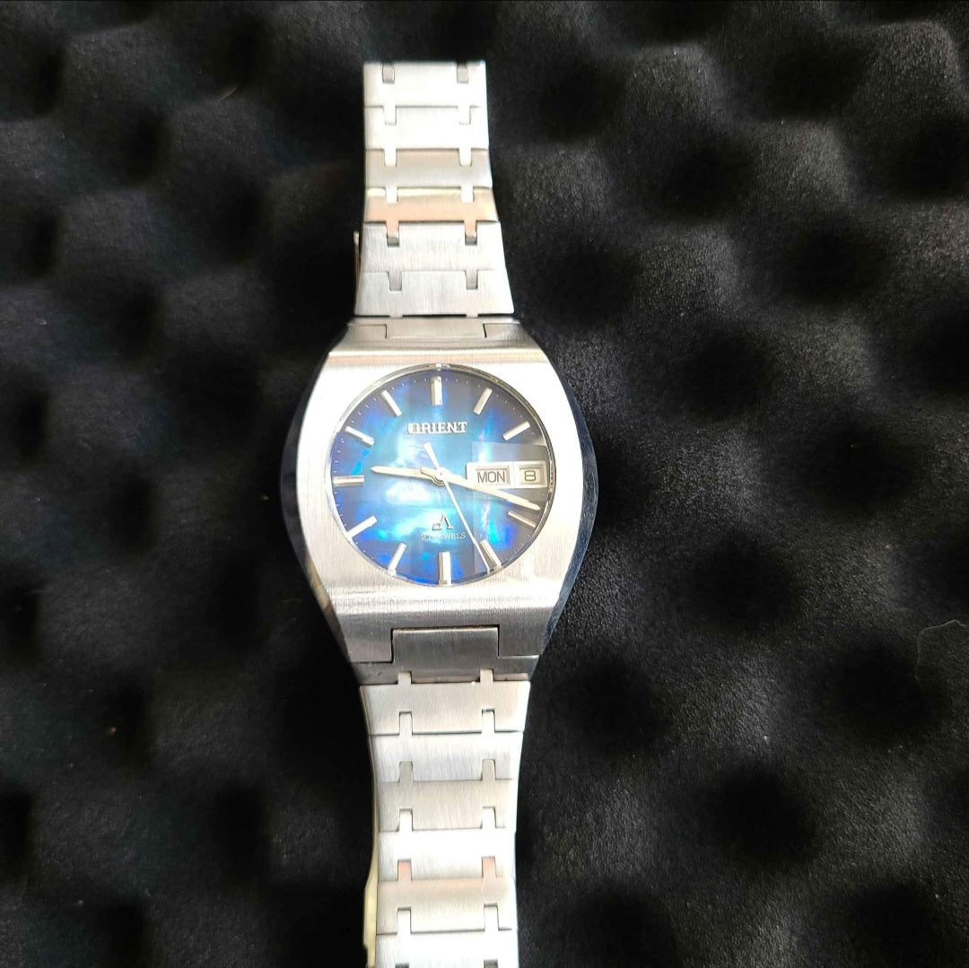 <ORIENT> Vintage 70's Automatic Watch 27 Jewels w/ Blue Mother of Pearl Dial