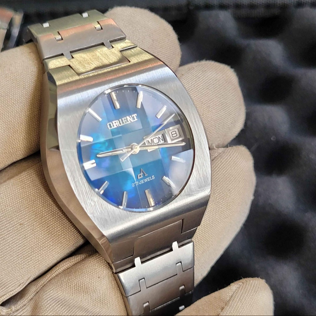 <ORIENT> Vintage 70's Automatic Watch 27 Jewels w/ Blue Mother of Pearl Dial