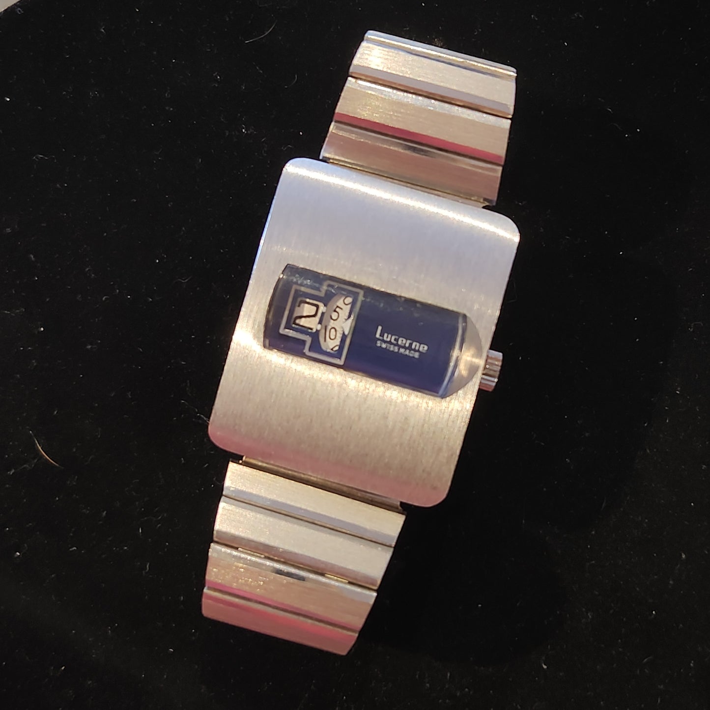 LUCERNE DIGITAL JUMP HOUR