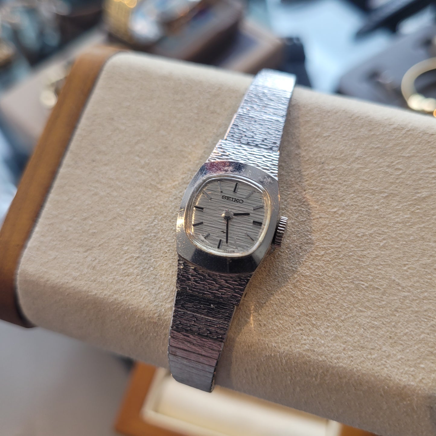 SEIKO manual-wind Watch