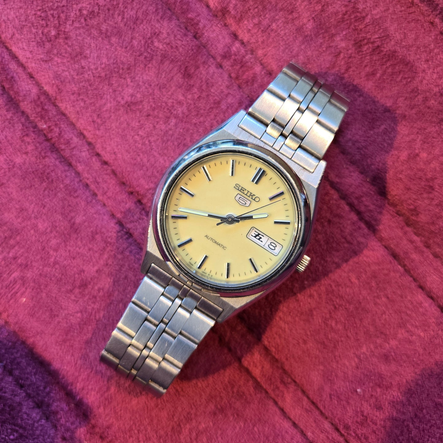 <SEIKO> 5 LUME GLOW-IN-THE-DARK Automatic