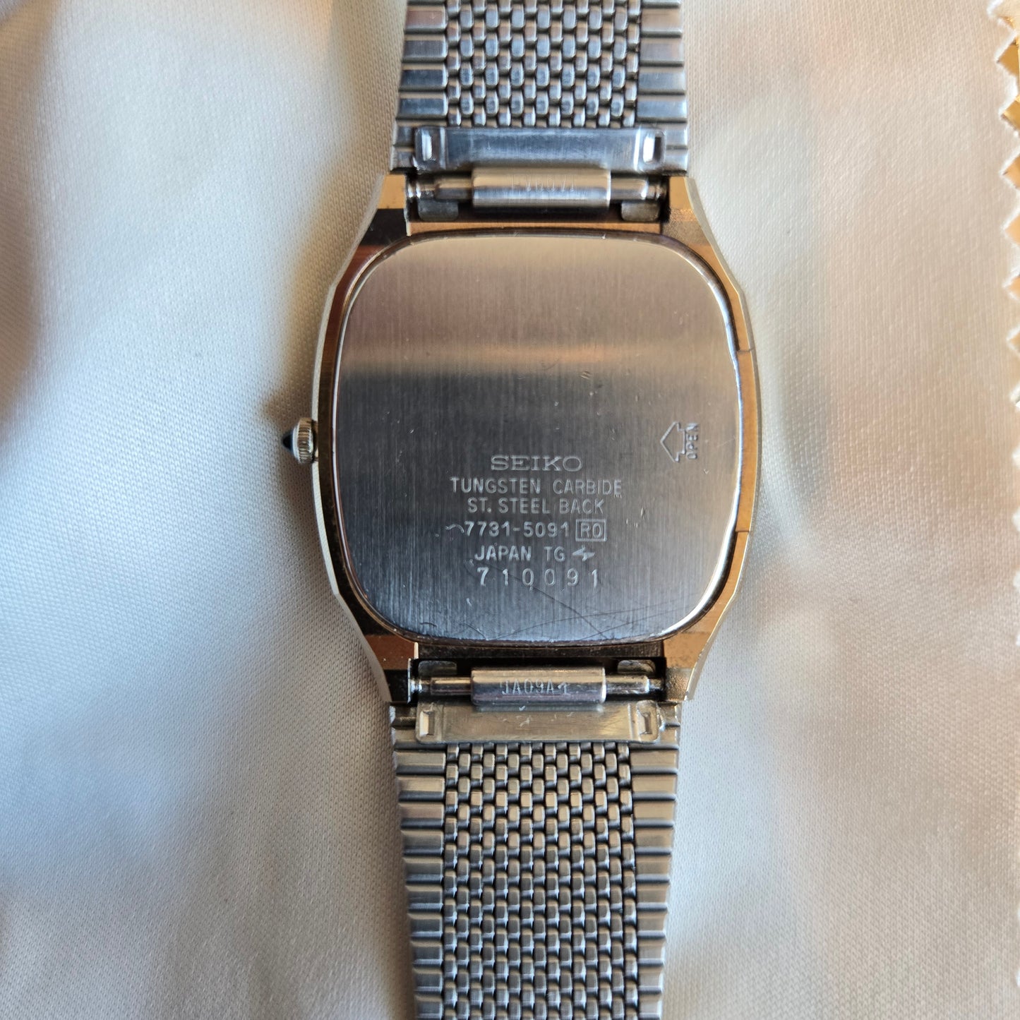 <SEIKO> Dolce Textured Dial Tungsten Carbide quartz watch