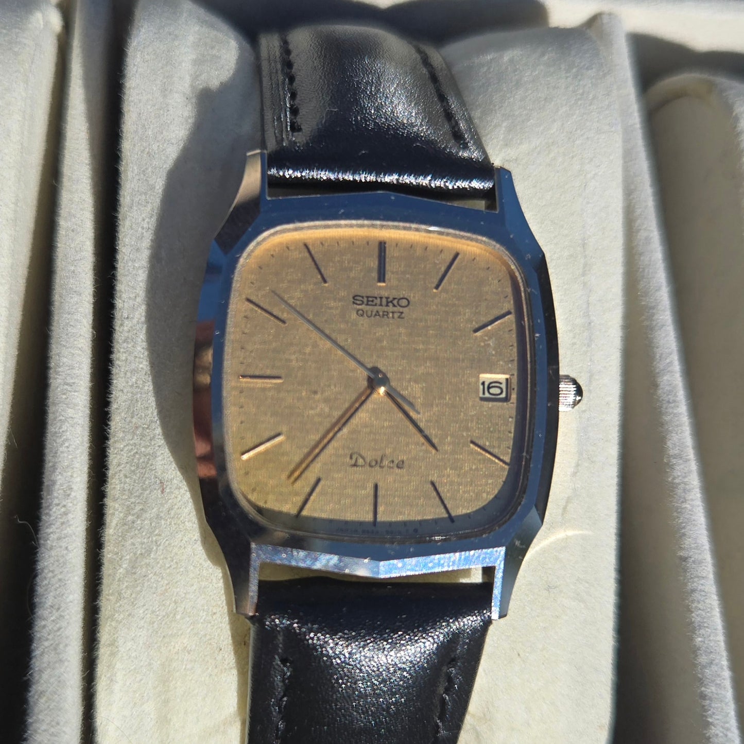 <SEIKO> Dolce quartz watch