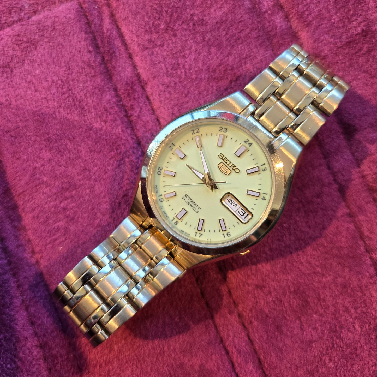 <SEIKO> 5 LUME GLOW-IN-THE-DARK Automatic