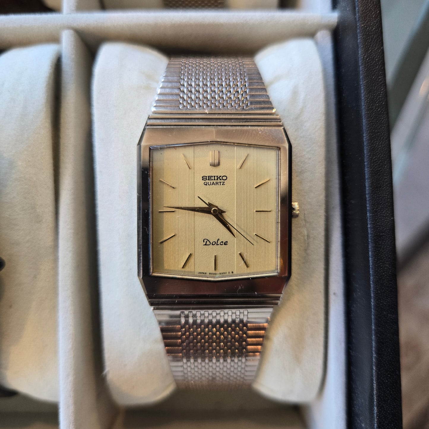 <SEIKO> Dolce quartz watch