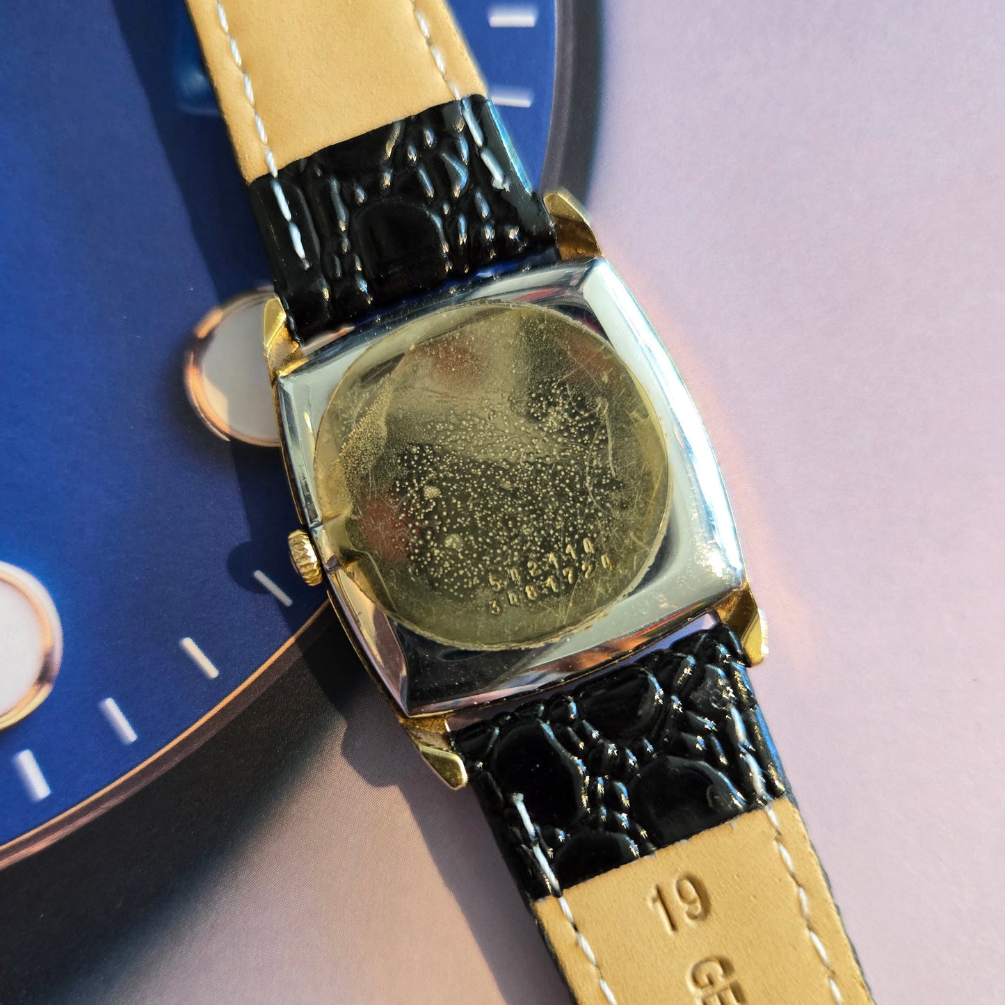 <UNIVERSAL GENEVE> 1960'S Manual-Wind Mechanical Watch