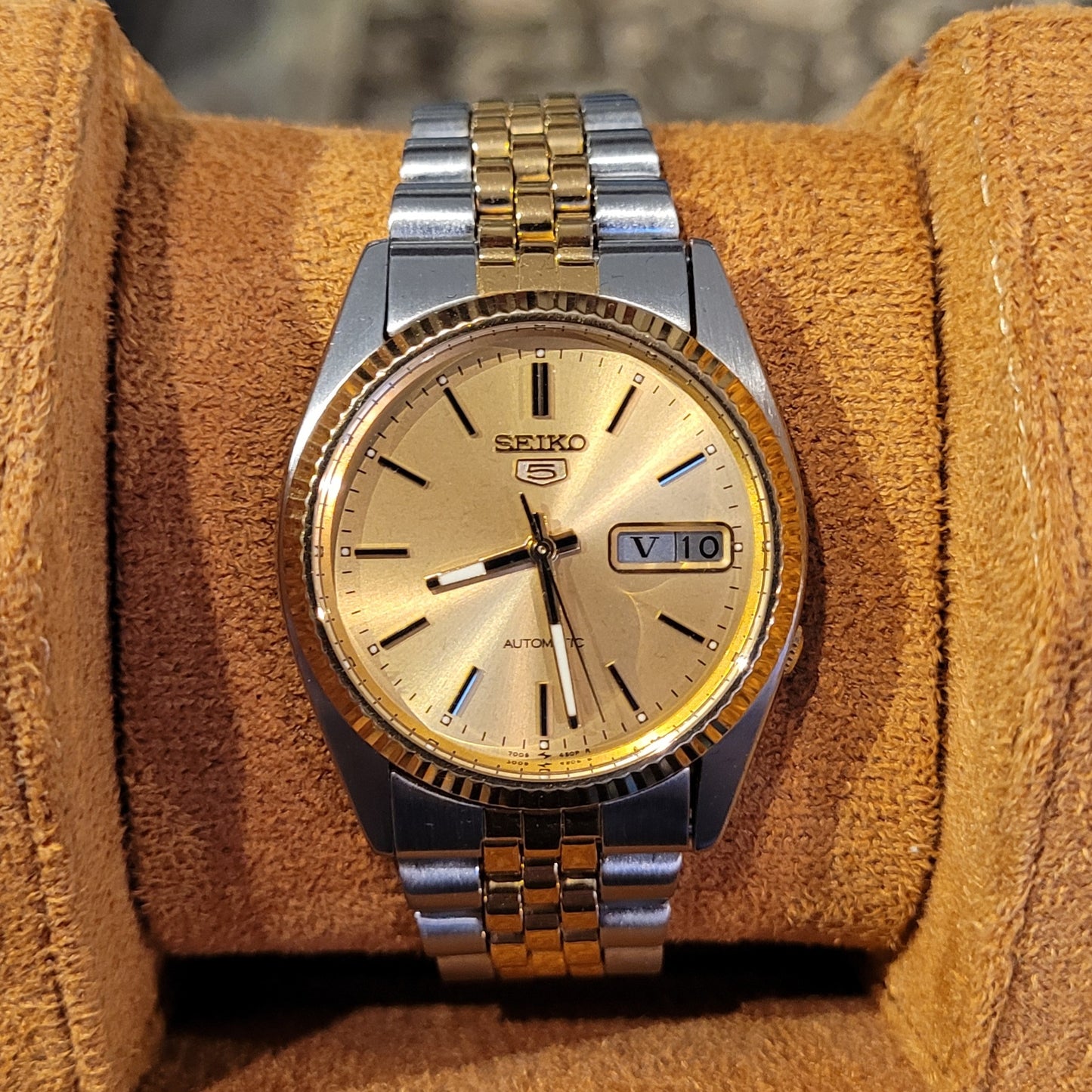 SEIKO 5 DAY-DATE w/ Fluted Bezel & Jubilee s.5N1413