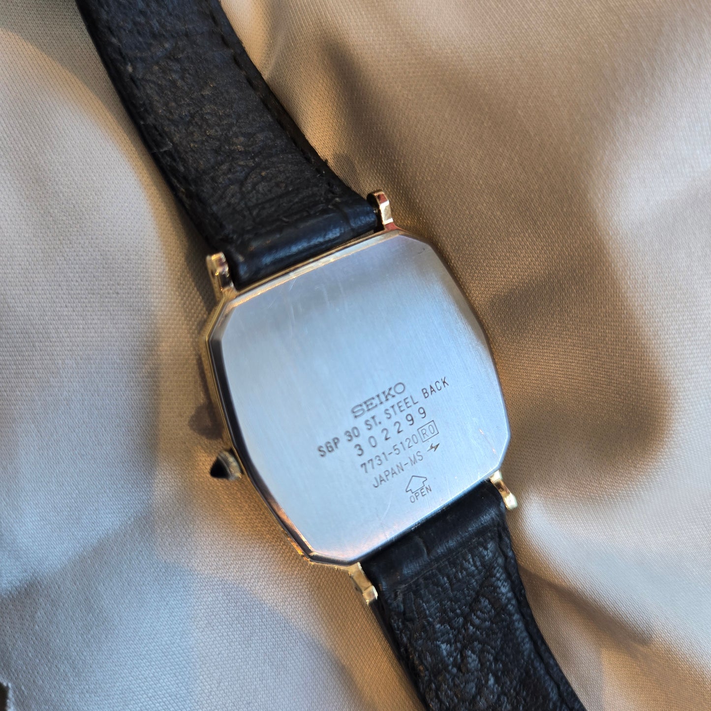 <SEIKO> Dolce quartz watch
