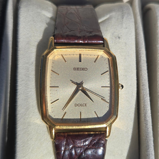 <SEIKO> DOLCE quartz watch