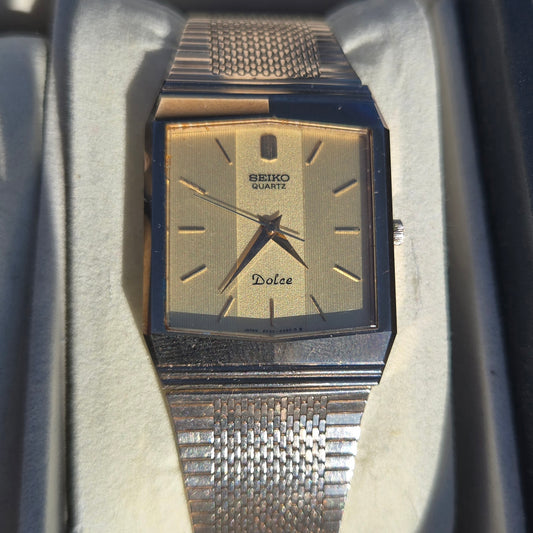 <SEIKO> Dolce quartz watch