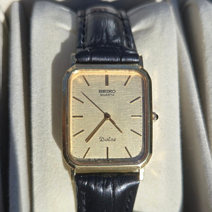 <SEIKO> Dolce quartz watch