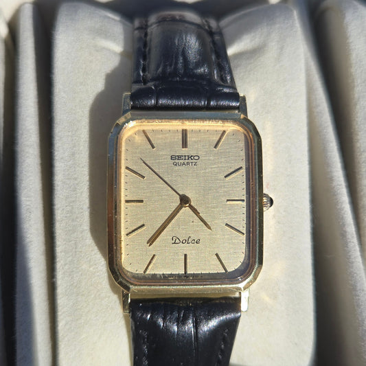 <SEIKO> Dolce quartz watch