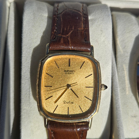 <SEIKO> Dolce quartz watch