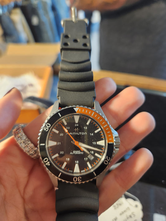 HAMILTON KHAKI SCUBA - naked