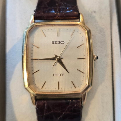 <SEIKO> DOLCE quartz watch