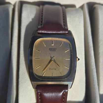 <SEIKO> Dolce quartz watch