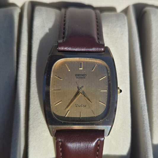 <SEIKO> Dolce quartz watch