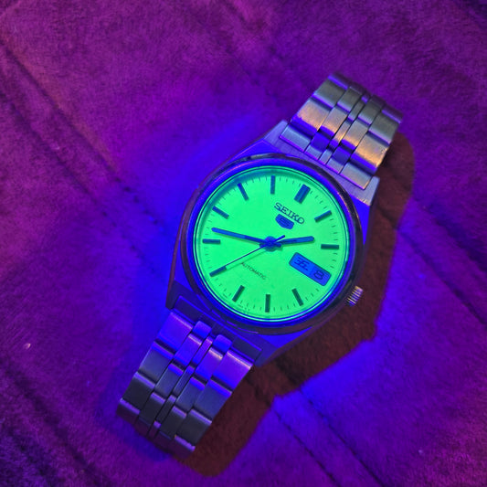 <SEIKO> 5 LUME GLOW-IN-THE-DARK Automatic